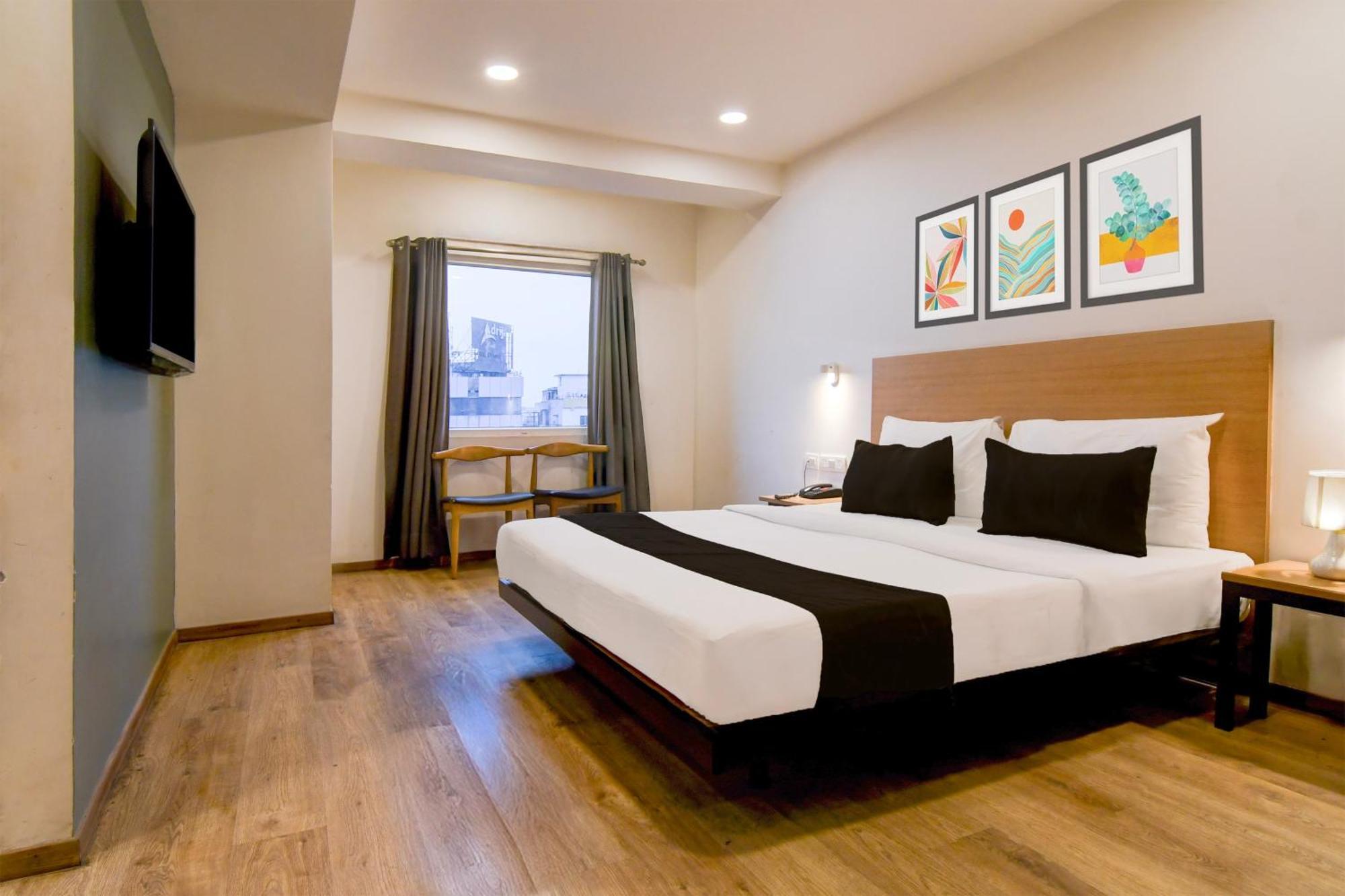 Super Townhouse Vip Road Formerly The Sky Калькутта Экстерьер фото